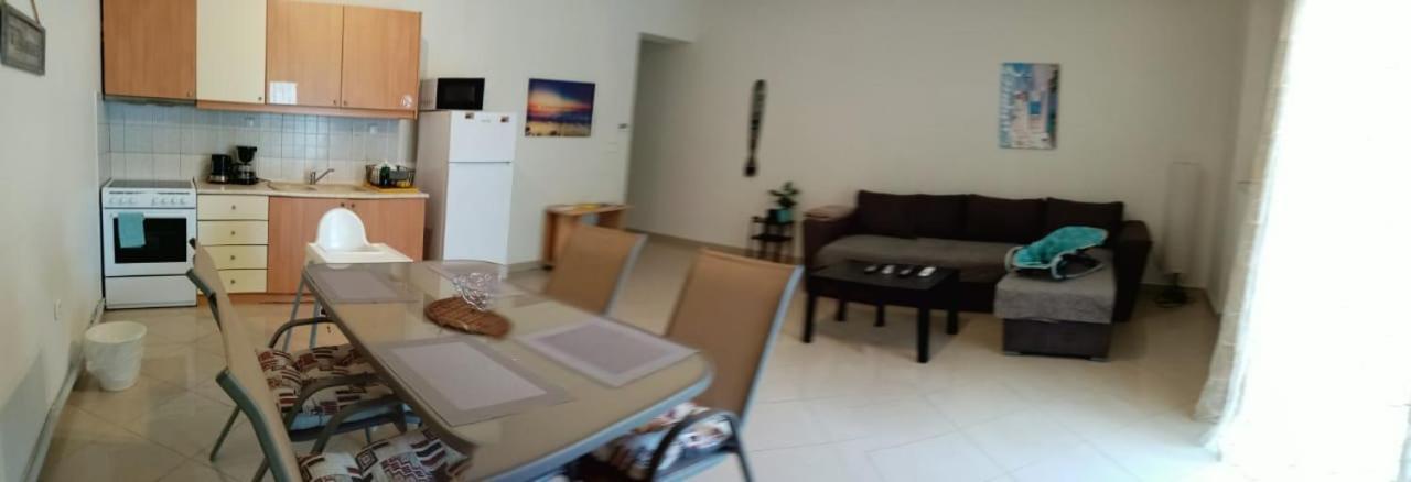 Apartment By The Beach - Nei Epivates Неойе Епиватай Екстериор снимка