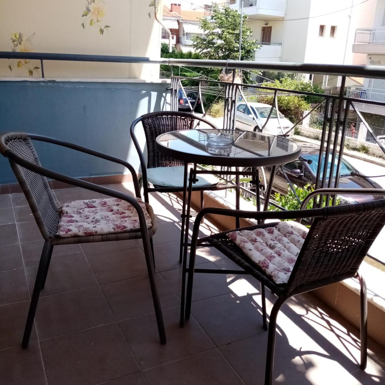 Apartment By The Beach - Nei Epivates Неойе Епиватай Екстериор снимка
